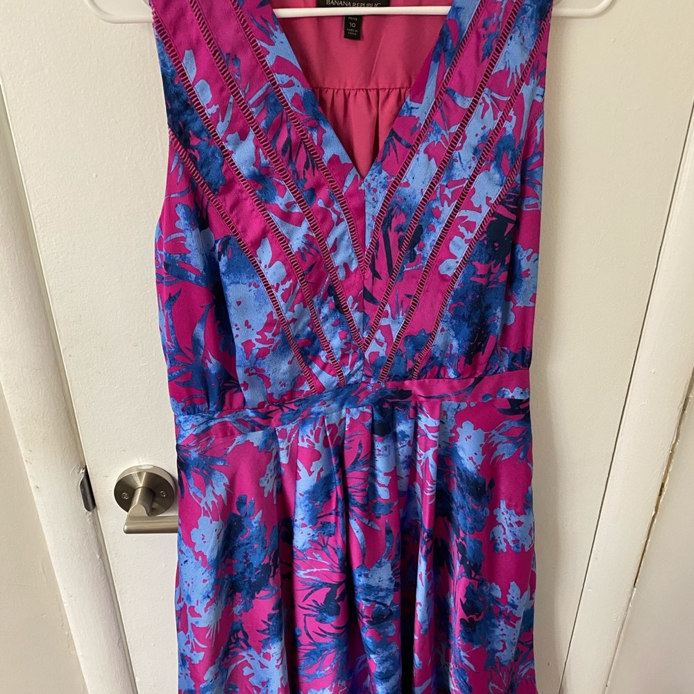 Banana republic cocktail dress with eyelet detailing. Worn once!